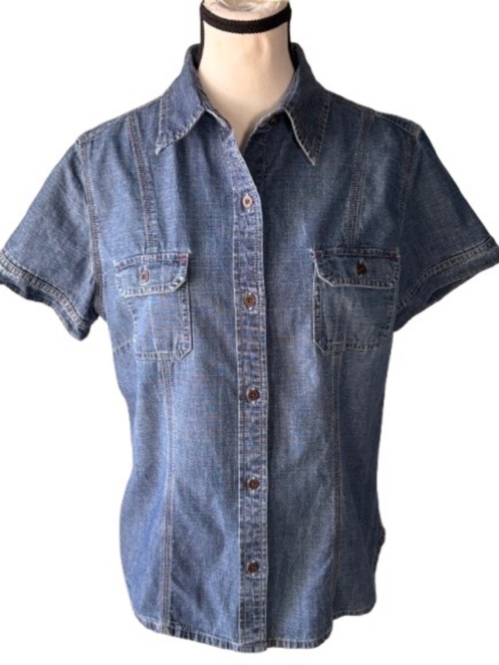 Vintage Eddie Bauer Women’s Short Sleeve Denim Button-Front Shirt. Size- Large